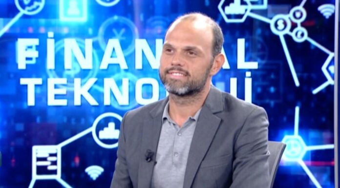 İhsan Elgin Tomorrow’un ‘Hafta Sonu Önerileri’ isimli köşesine konuk oldu